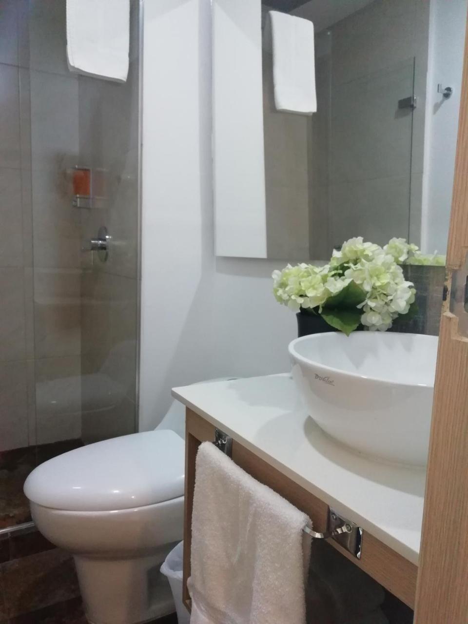 Apartasuite Laureles Cmc Medellin Luaran gambar