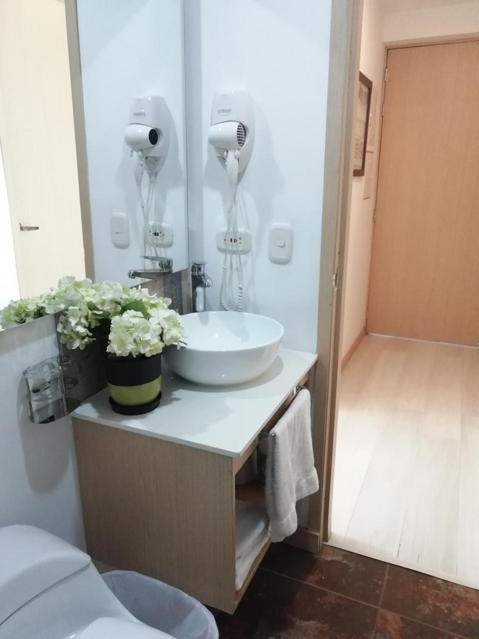 Apartasuite Laureles Cmc Medellin Luaran gambar