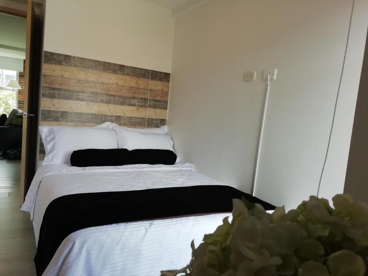 Apartasuite Laureles Cmc Medellin Luaran gambar