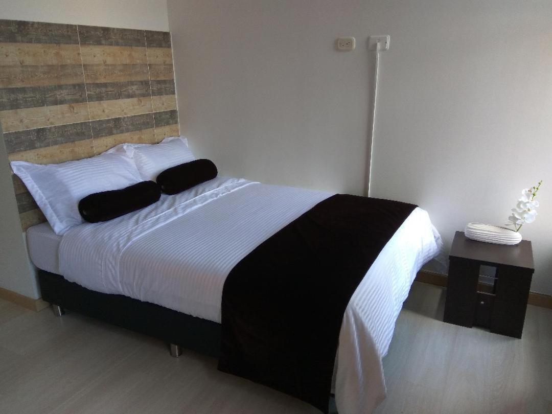Apartasuite Laureles Cmc Medellin Luaran gambar